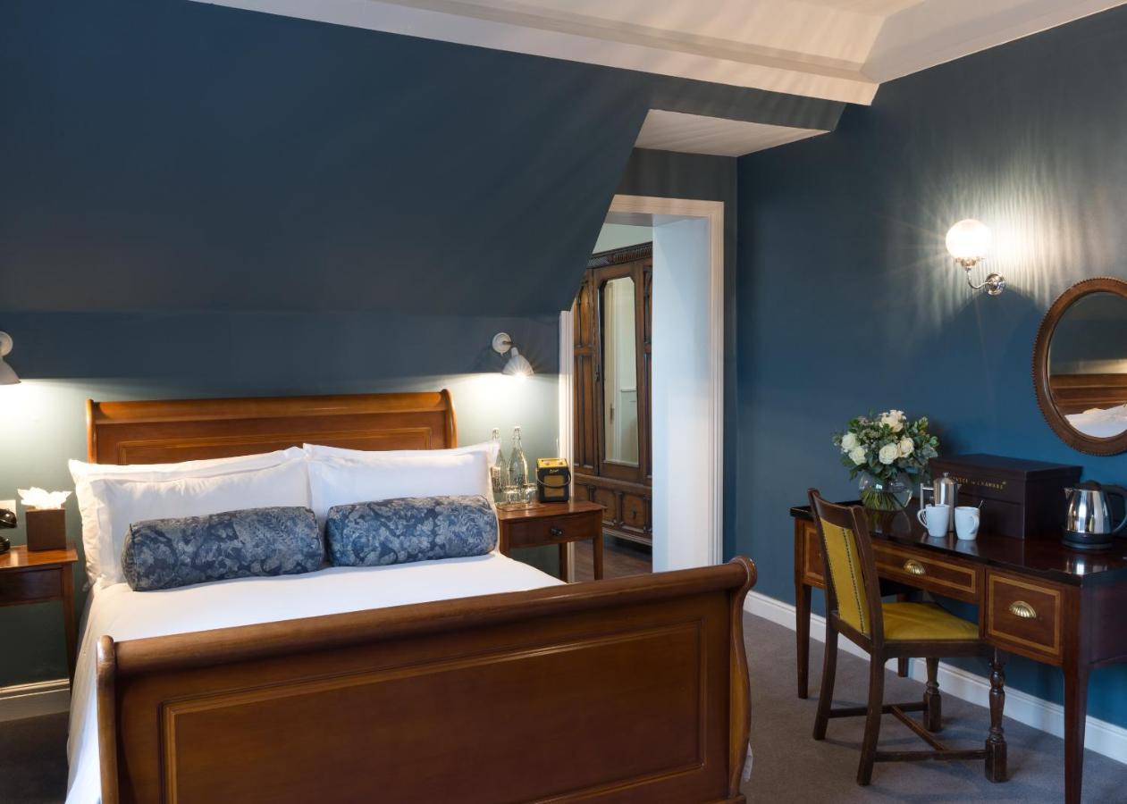 Burley Manor Hotel Стая снимка